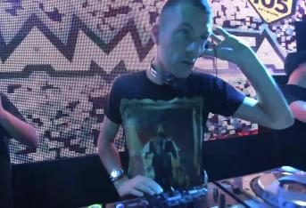 Mannequin Challenge, Max Brigante porta il tormentone in discoteca... a ritmo di "Rumba"