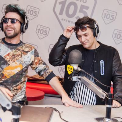 Cosa canteranno i Two Fingerz nel Casaoke di  105 Mi Casa?