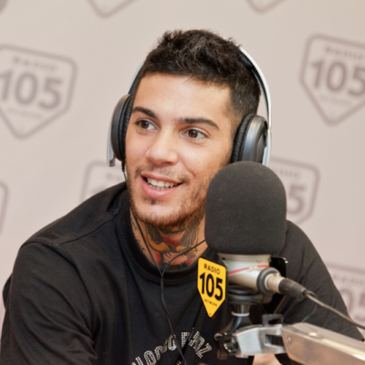 Emis Killa, Alan Caligiuri e Daniele Battaglia si sfidano in un freestyle