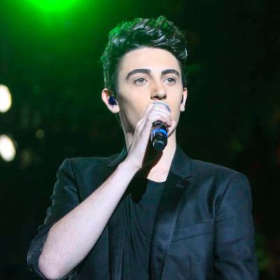 Michele Bravi canta Faccio un Casino di Coez