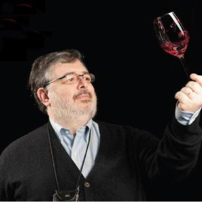 Daniele Cernilli, giornalista enogastronomico, ospite di Tony e Ross per presentare la "Guida essenziale ai vini d'Italia" PT1