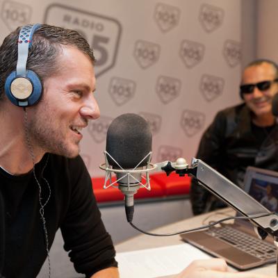 Luca Carboni promuove il suo nuovo tour da Max Brigante