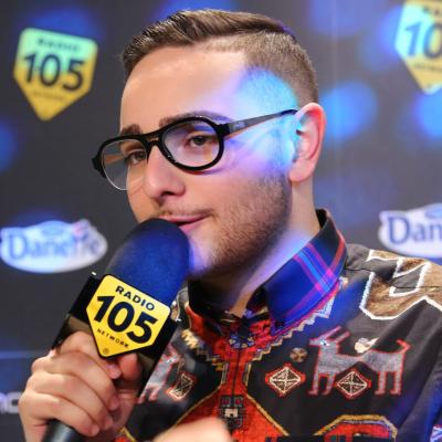 Rocco Hunt passa a trovare Max Brigante nel salotto di Radio 105 ... 105 Mi Casa