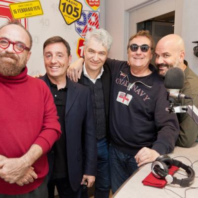 Il cast dello spettacolo teatrale "Matti da slegare" ospiti di Toni e Ross: Gioele Dix, Enzo Iacchetti e Giobbe Covatta PT1