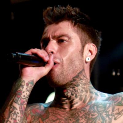 Fedez a 105 Friends: "Stanotte ho dormito 2 ore, Leone sta mettendo i dentini"