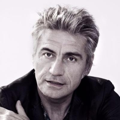 Luciano Ligabue e il cast di Made in Italy a 105 Friends