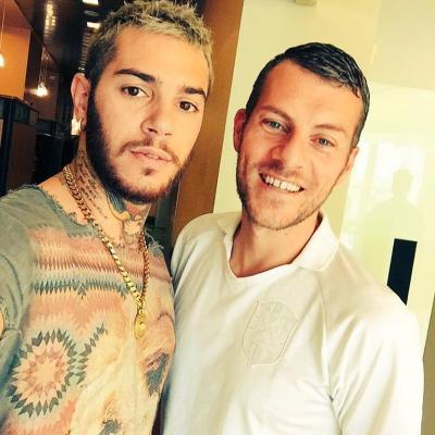 Emis Killa e il suo casaoke a 105 MI CASA