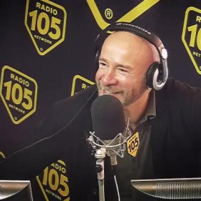 Mario Venuti, ospite in diretta ai Friends, ci presenta l'ultimo album “Motore di vita”, anticipato dal singolo “Caduto dalle stelle”