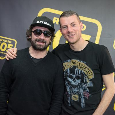 Nella casa di Max Brigante c'è Federico Zampaglione, che ci presenta "Dove Tutto E' A Metà" e ci canta "Space Oddity"