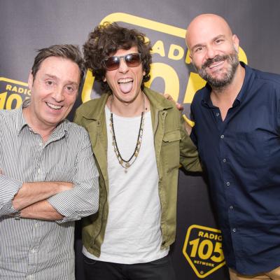 Ermal Meta, ospite a 105 Friends, si è raccontato a Tony & Ross: "Ho una band dentro di me!"