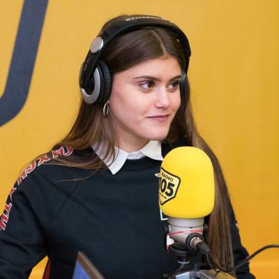 Jenny De Nucci recita un monologo a 105 Mi Casa