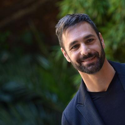 Raul Bova a 105 Night Express per raccontare di DUE: il suo ultimo spettacolo teatrale