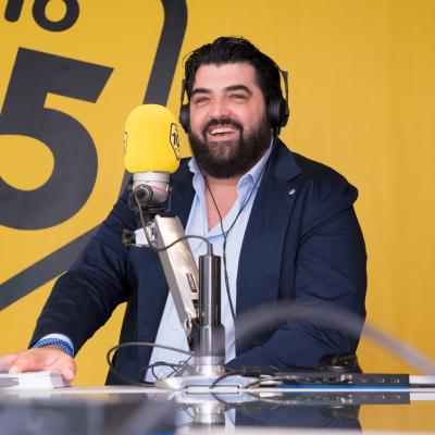 Antonino Cannavacciuolo presenta il nuovo libro a 105 Friends: "Regalate meno giocattoli ai bambini e impastate di più"