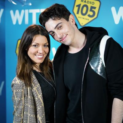 Michele Bravi con Ylenia nel backstage di Amici 17