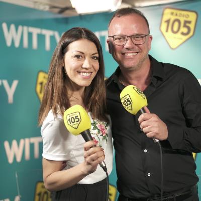 Gigi D'Alessio con Ylenia nel backstage di Amici 17