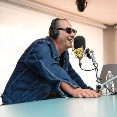 Luca Carboni con "Sputnik" a 105 Friends: "Sono partito dagli anni '80 per fare qualcosa di contemporaneo"