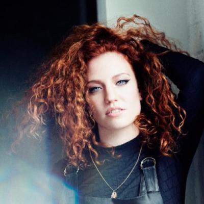 Jess Glynne a 105 Mi Casa: "Con il nuovo album ho imparato ad accettare chi sono"