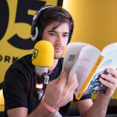 Giacomo Mazzariol legge alcuni passi del suo libro a 105 Mi Casa