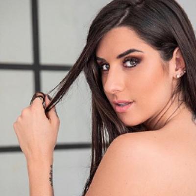 Valentina Vignali a 105 Friends per presentare il libro "Forti come noi"