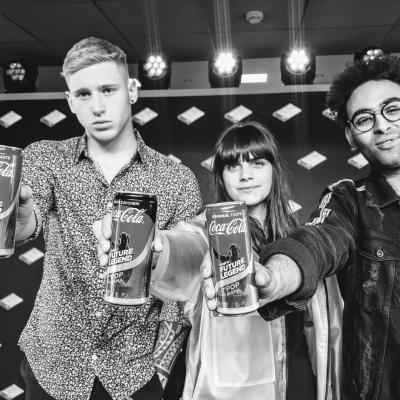 Future Legend on air: la squadra POP al completo per la prima volta ai microfoni di Radio 105