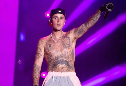 Justin Bieber pubblica a sorpresa il suo nuovo album “Swag II”