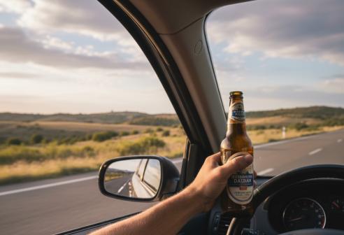 Il figlio ubriaco chiama il padre… e entrambi vengono denunciati