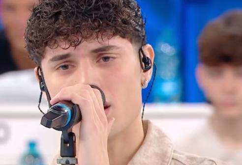 Chi è Riccardo, l’allievo di “Amici 25” che ha emozionato Rudy Zerbi