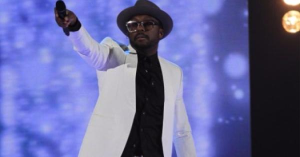 Justin Bieber barba e baffi