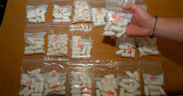 Ordina le scarpe online e gli arrivano 7 chili di droga Radio 105