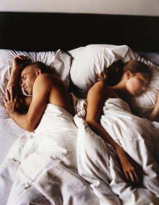 Dormite toccandovi solo con il sedere