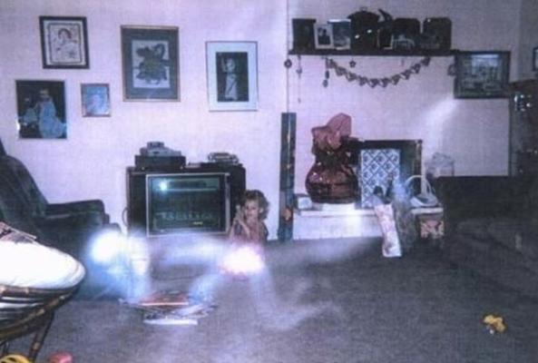 La bimba e il fantasma