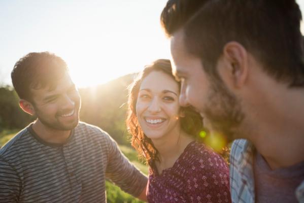 3 - Non solo.  Se profumi troverai più facilmente amici. Diversamente...bhe è più facile perderli