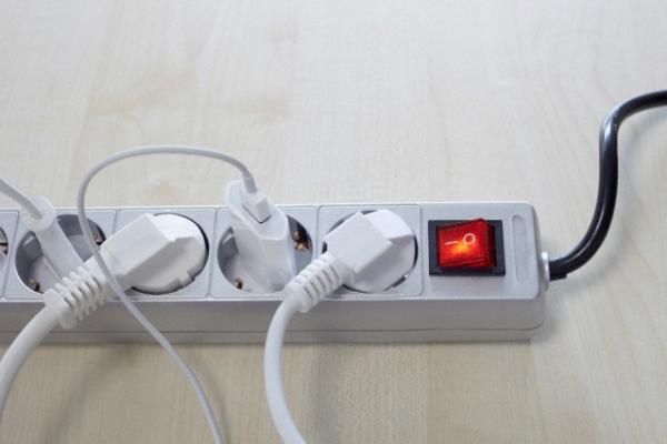 Turn off - Lascia tutto spento