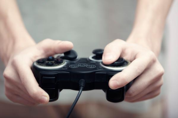 9 - Giocatore di videogiochi