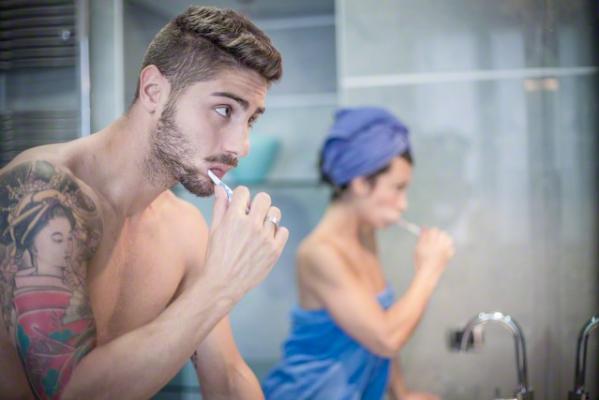 I denti: una spazzolata e via. 