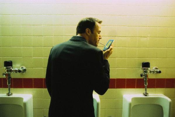 10)	 Il WC controlla se ti lavi le mani