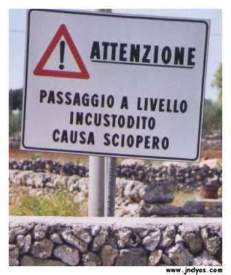 6 Segnaletica per sciopero. 