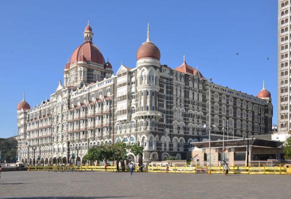  M. Palace Hotel 