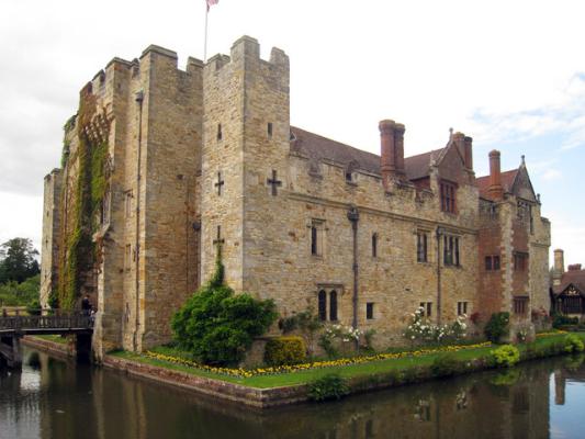 H. Castle, Inghilterra