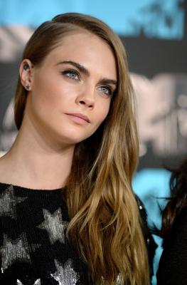 CARA DELEVINGNE  