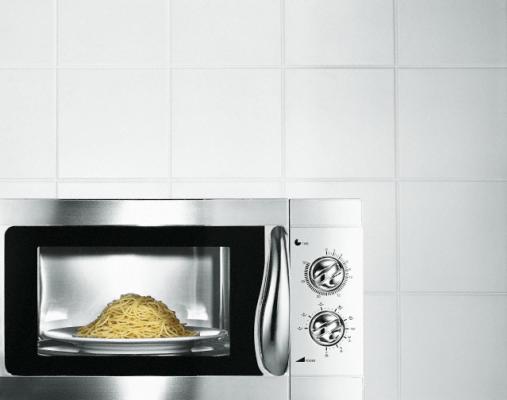 Il forno a microonde.