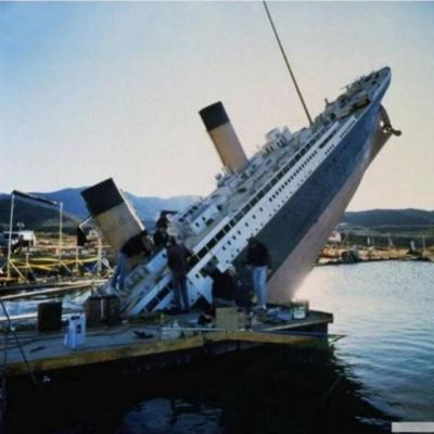  Titanic (1997)