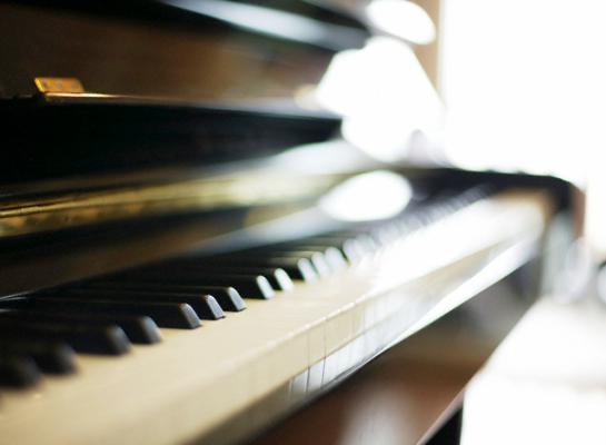 Pulire i tasti del pianoforte