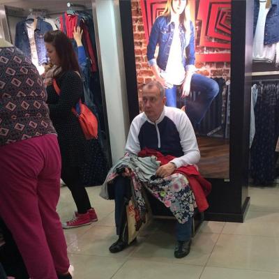 Sepolto dai vestiti