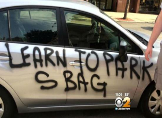 Vandalizzare l’auto con lo spray