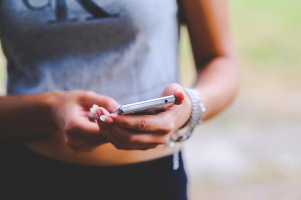 6. Il tuo telefono ti assorbe completamente