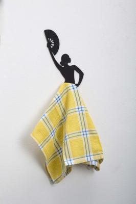 Un appendi strofinacci a forma di ballerina di flamenco
