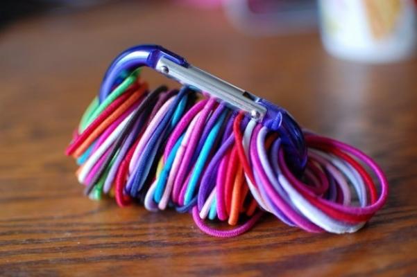 2.   Moschettone per gli elastici