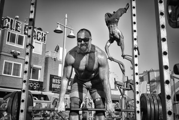 "Muscle Beach Gym" di Dotan Saguy