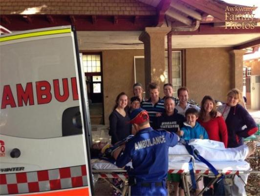 Foto di gruppo… con ambulanza!